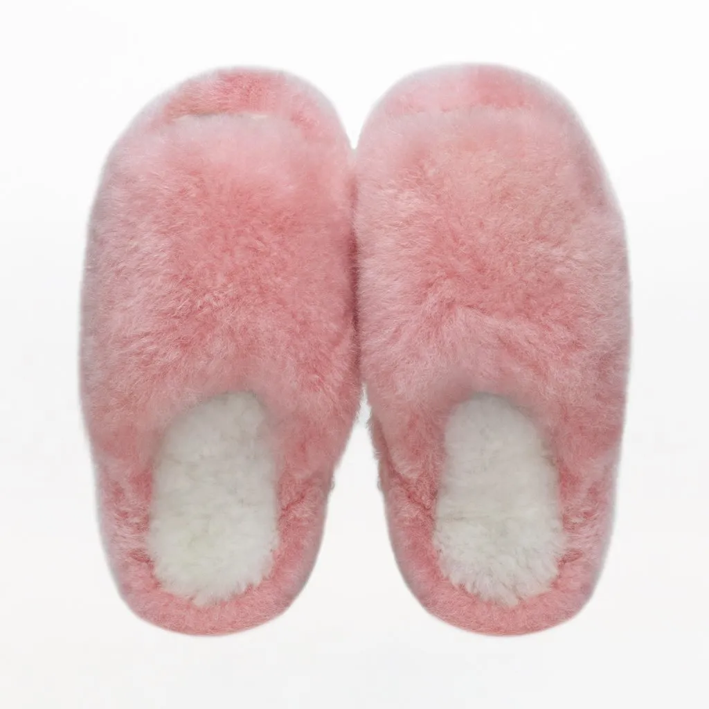 ETHICALLY AND CRUELTY FREE ALPACA SLIDER IN PINK/WHITE