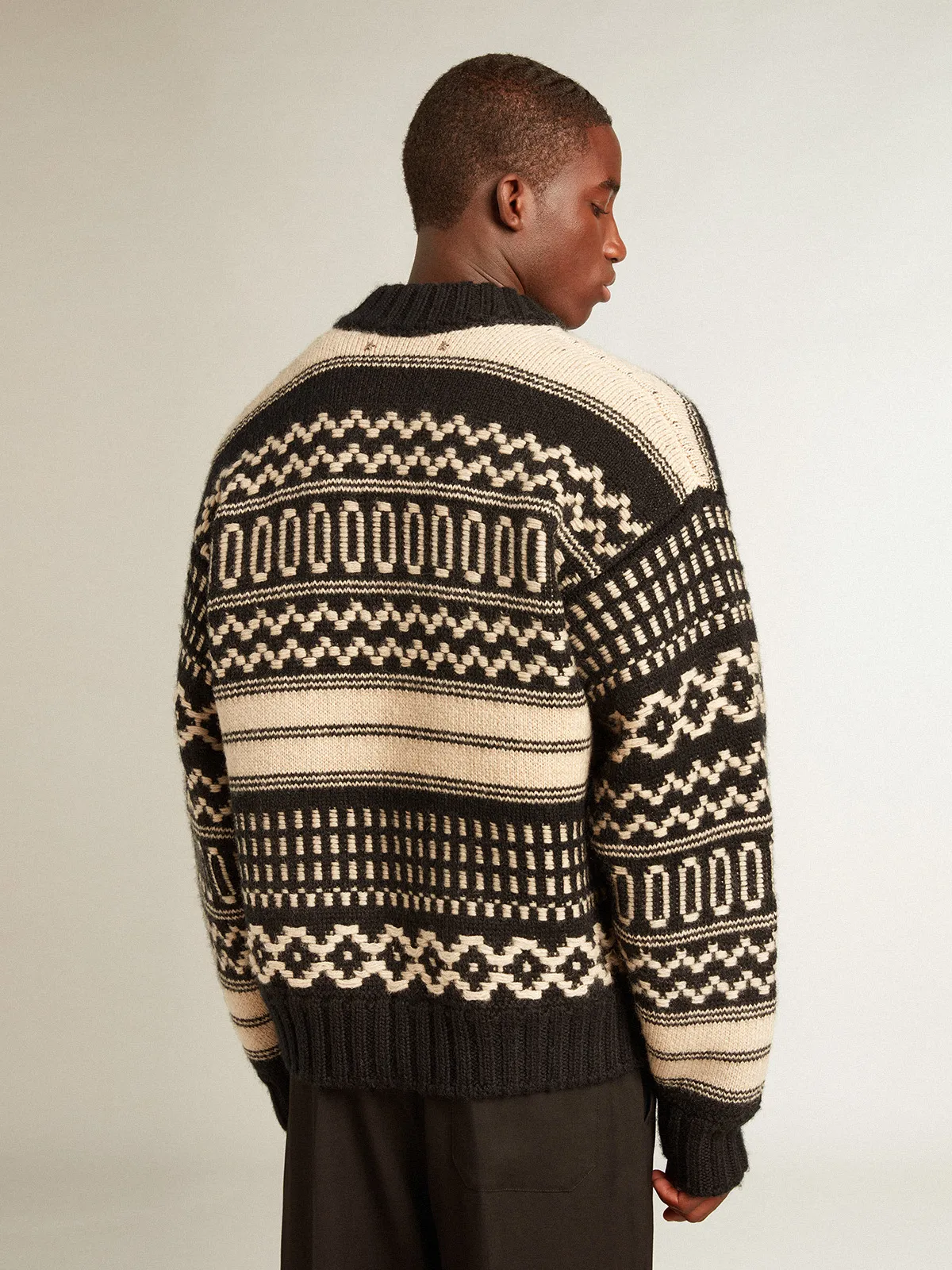 Men’s cardigan in ecru wool with jacquard design